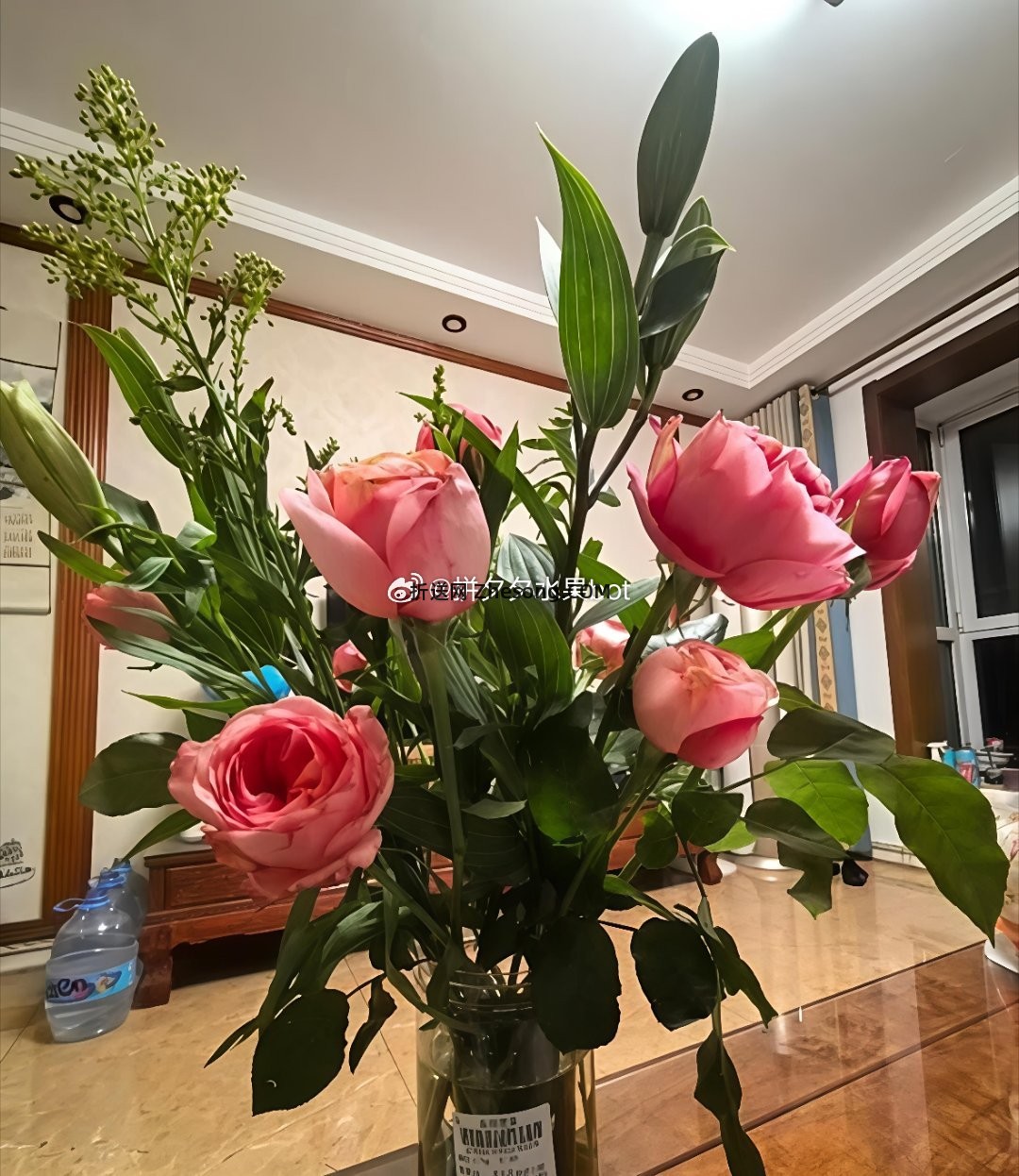 鲜切花玫瑰10枝+康乃馨10枝+水仙百合10枝 29.9元 - 折送网